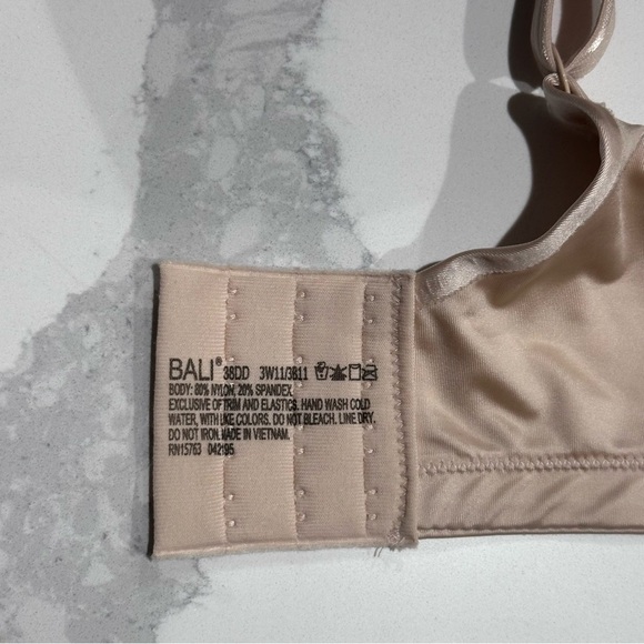 Bali 2 Elegant Black and Cream Women's Bra size 38DD - Picture 8 of 16